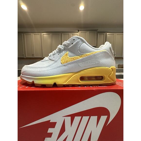 Nike Air Max 90 SE Citron Daisy White Alabaster Sail Women’s Size 7.5 FJ4548-100 - Picture 7 of 9